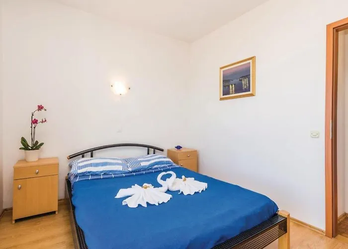 Two Bedroom With Sea View *