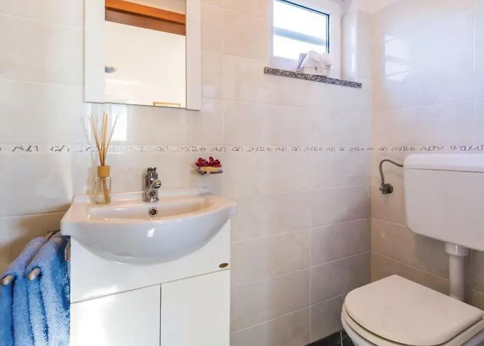 Two Bedroom With Sea View *