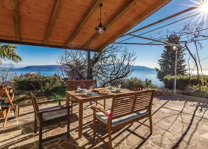 Two Bedroom With Sea View *